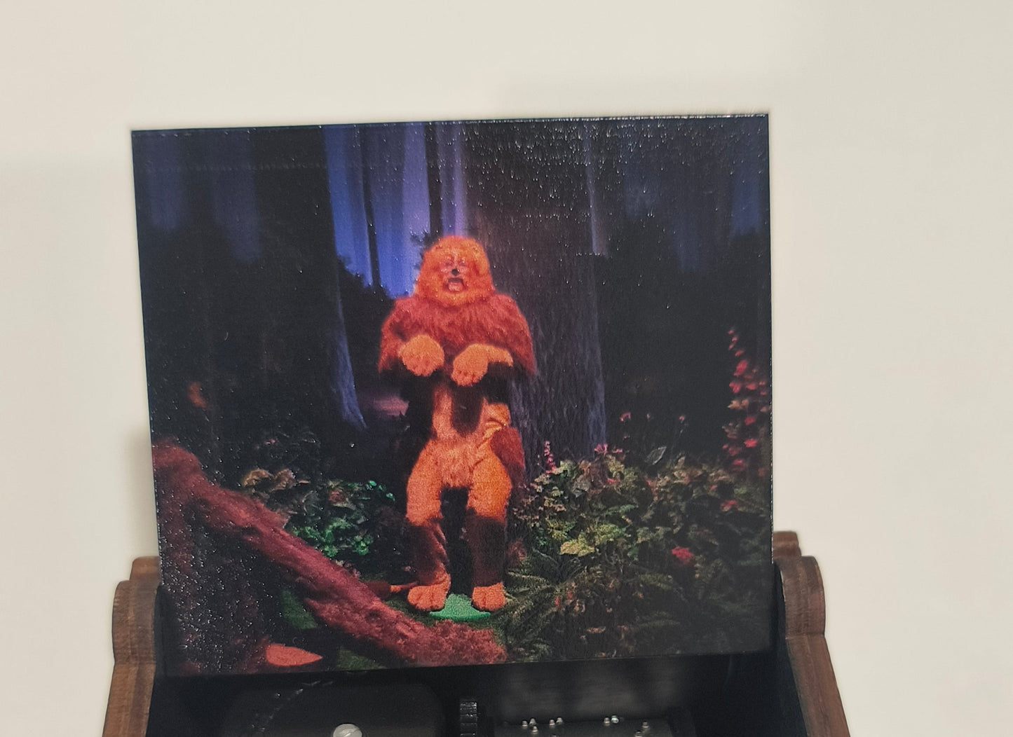 Wizard of OZ music box | We're off to see the wizard | Cowardly lion