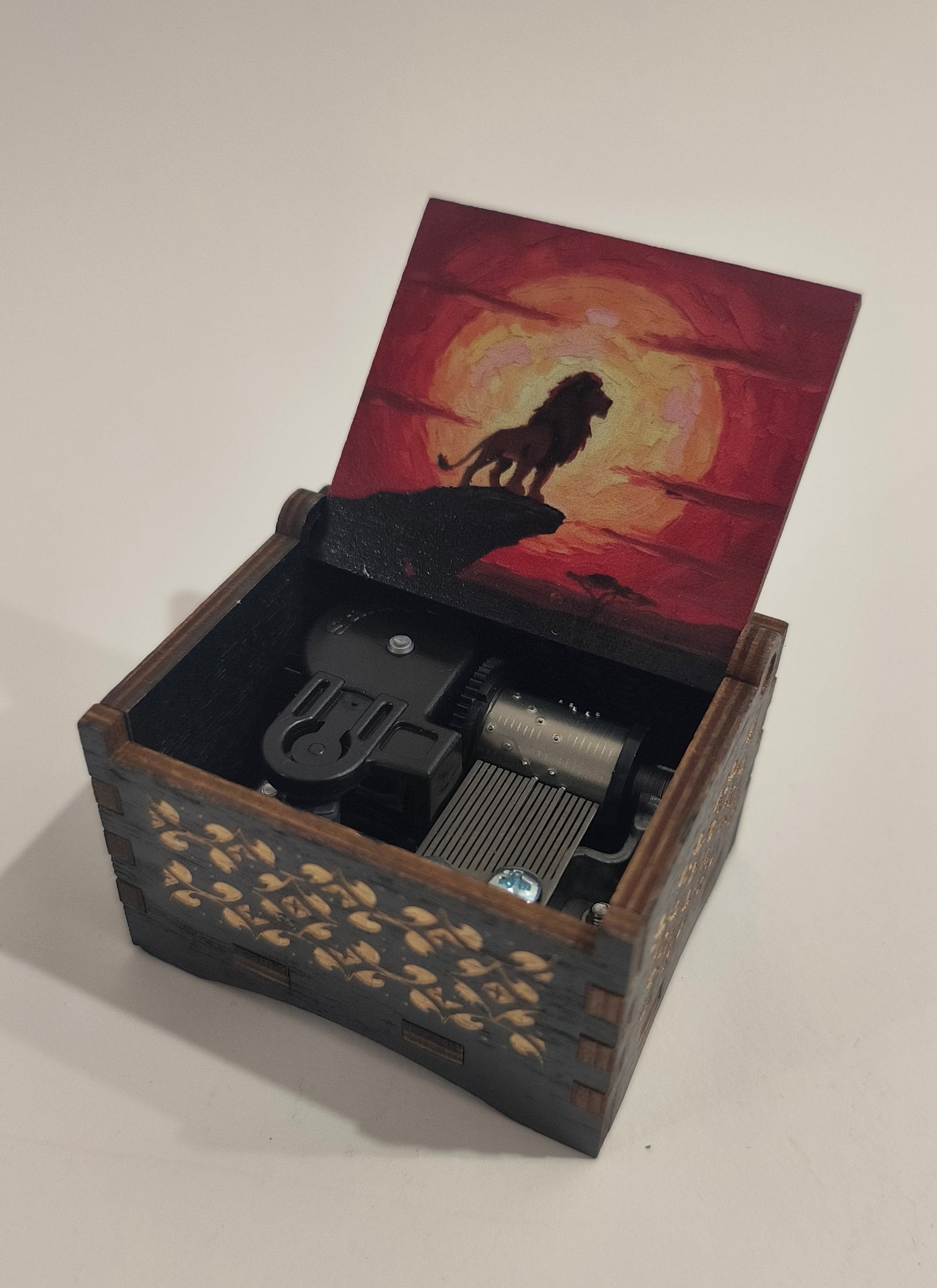 Lion King music box | Can you feel the love tonight